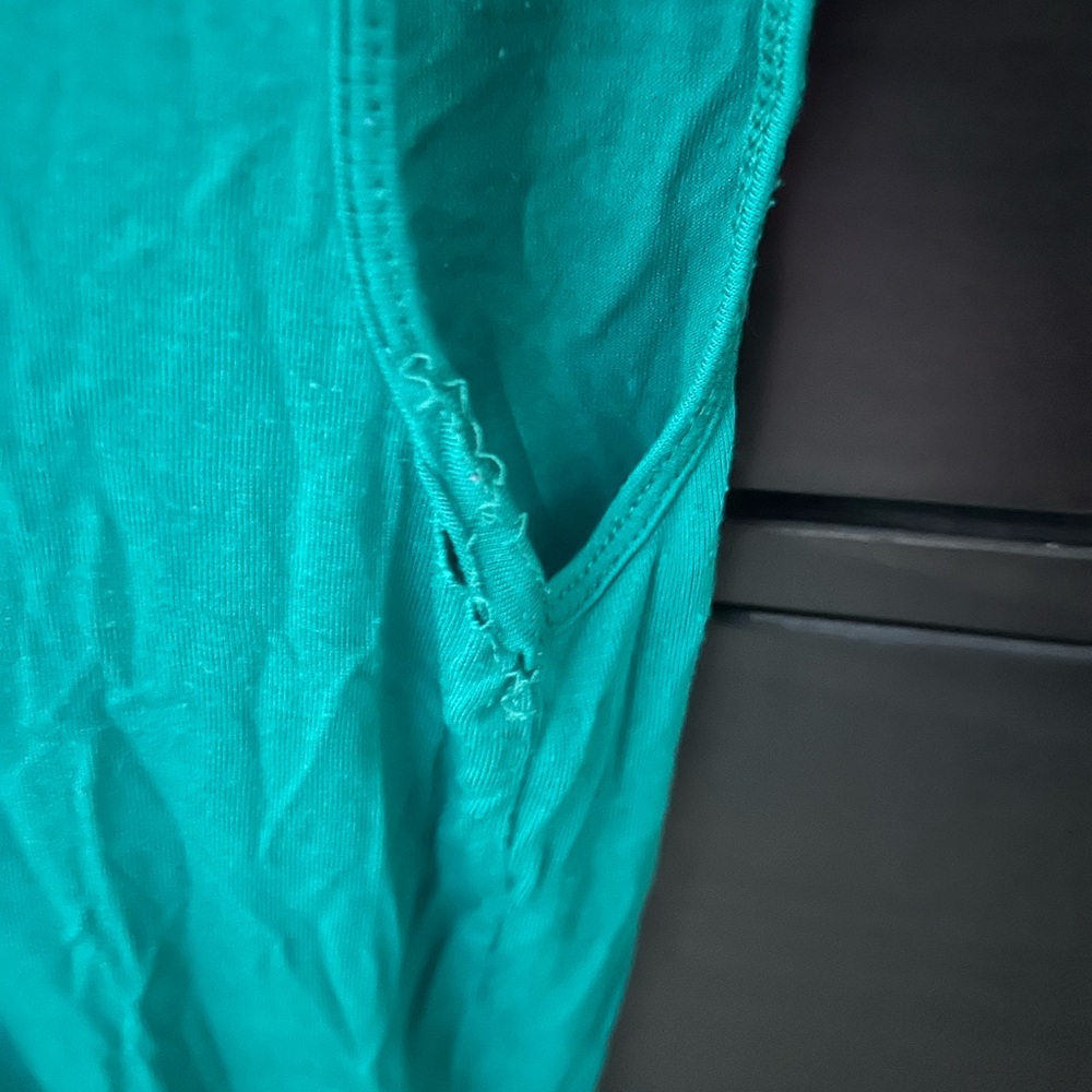 Le Chateau Women's Tank Top - Picture 3 of 4